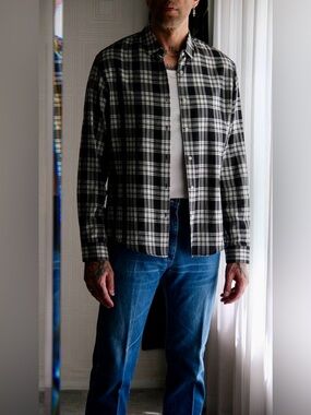 SANDRO PARIS Black White Tartan Plaid Lightweight flannel button up shirt sz.M